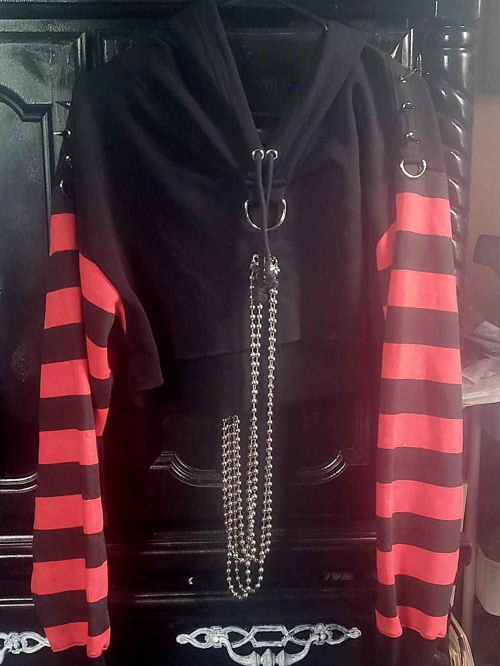 Widow Plus Hoodie Crop Shrug